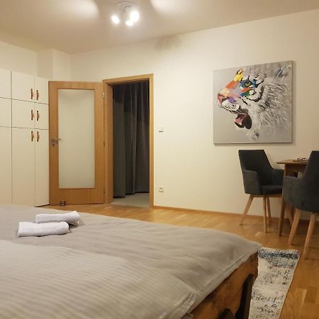 Veritas House Микулов Екстериор снимка